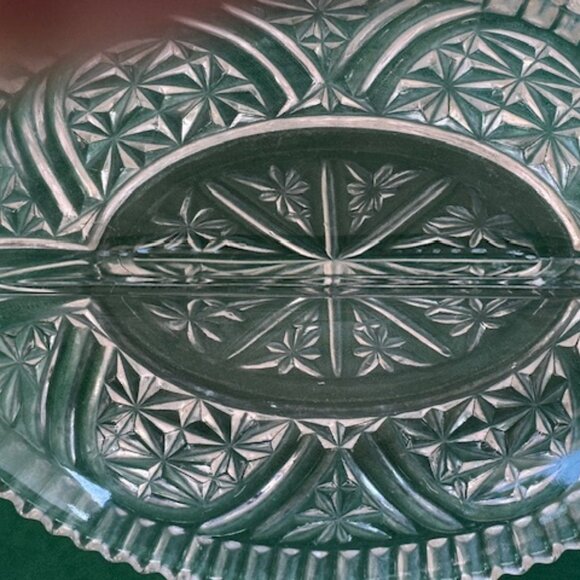 Vintage Anchor Hocking Clear Oval Relish Dish with Star Cut Designs - Picture 2 of 7